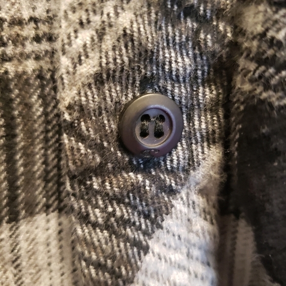 Oneill Classic Fit Plaid Flannel Shirt Black Gray Button Up Mens Size Small - Picture 4 of 9